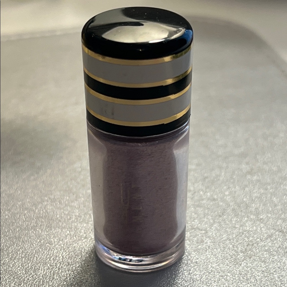 MAC Cosmetics Pigment Kitschmas Lavender Shimmer Loose Eyeshadow Makeup